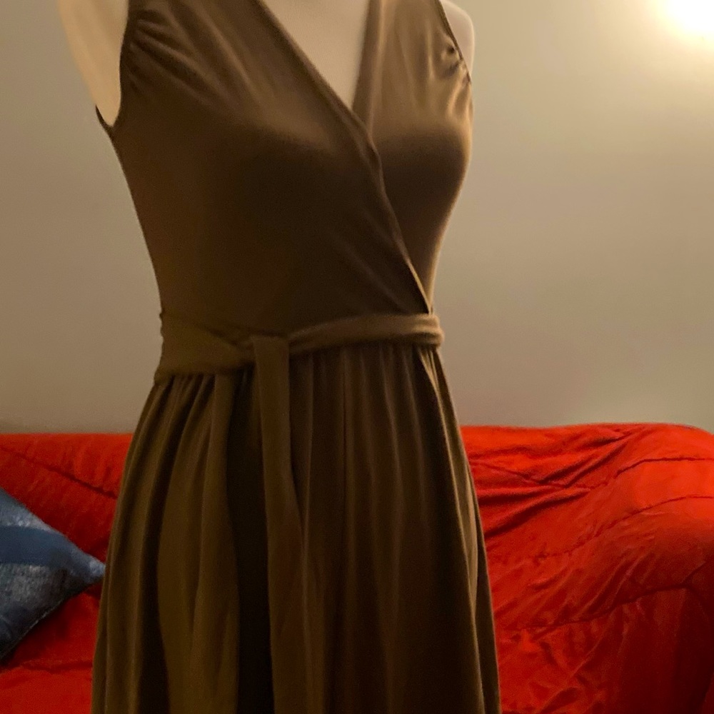 Banana Republic Super Comfy Cute Wrap Dress. Super Soft Breathable Material.